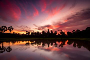 Zonsopkomst Angkor Wat van Antwan Janssen