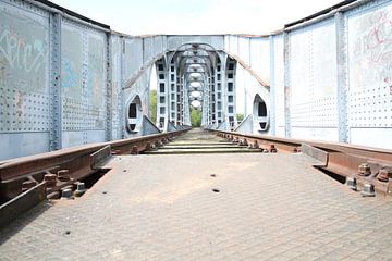 Die Iconische Eisenbahnbrücke von Gellik von Guido Berkers