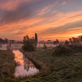 Sonnenaufgang im Tal von Hans Hoekstra