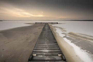 Wintersteg am Zuidlaardermeer - Eisige Stille im Januar von KB Design & Photography (Karen Brouwer)