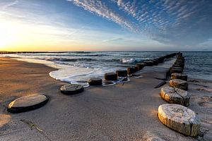 Ostseestrand mit Buhnen