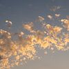 Weiche Wolken bei Sonnenuntergang 4 von Adriana Mueller