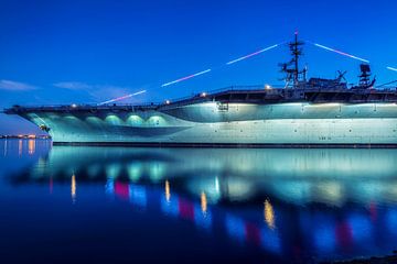 USS Midway Prachtige Reflecties van Joseph S Giacalone Photography