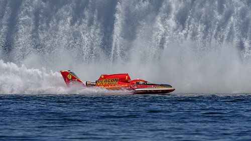 H1 Unlimited hydroplane raceboot.