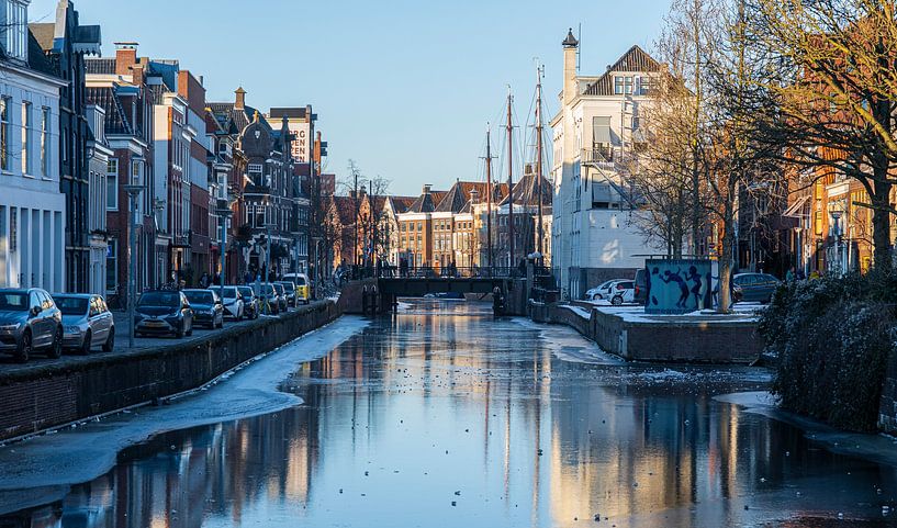 Low der A in winter by Ronn Perdok