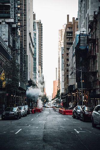 Seitenstraße in New York von Bas de Glopper