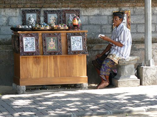 Indonesië: Eierman op het strand