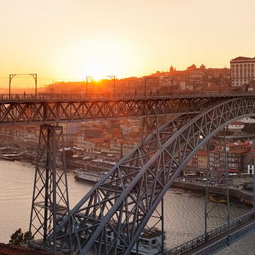 Ponte Dom Luis I, UNESCO werelderfgoed, Porto, Portugal van Markus Lange