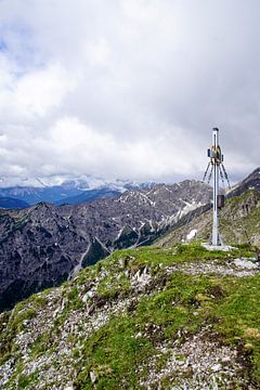 De Ammergauer Alpen: een natuurpark vol rust, ongerepte natuur en indrukwekkende berglandschappen - ideaal voor natuur- en bergfotografie. van Miriam Schwarzfischer Fotografie