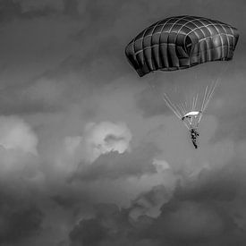 paradropping by Raymond Engelen