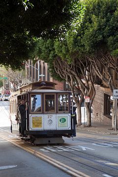 Cable Car in San Francisco by t.ART