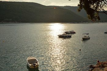 Bateaux dans la mer près de Rabac en Croatie