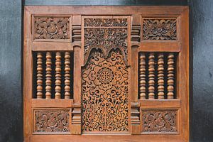 Feingeschnittene Holzfensterplatte