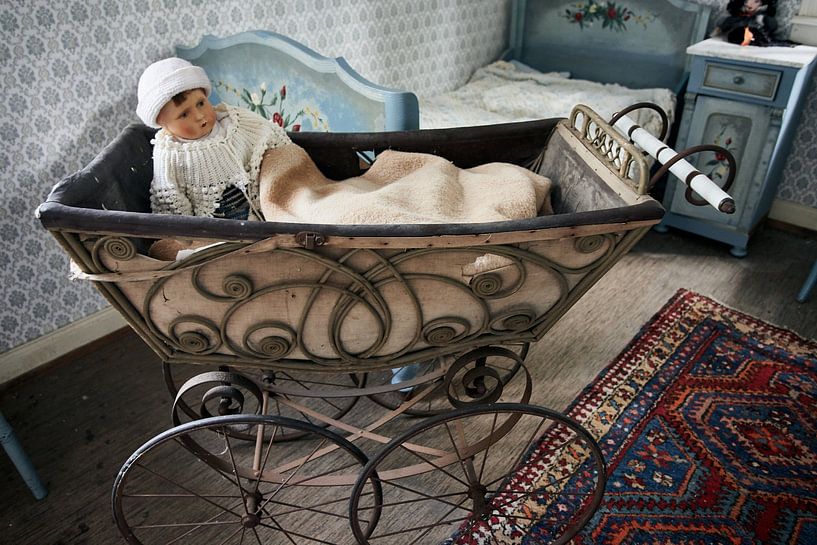 Poussette de lit ancienne par Thomas Marx