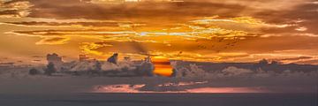 Sunrise over the sea by Uwe Merkel