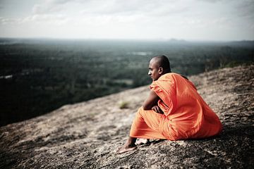 Boeddhistische Monnik, uitzicht Pidurangala-rots, Sigiriya, Sri Lanka