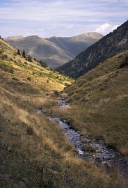 Malerischer Blick auf das Tal in Escunhau, Vall d’'-Aran, bei Tageslicht von PhotoCluster