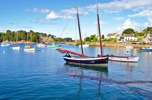 Harbour, at the Cote de Granit Rose