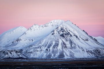 Roze berg van Julian Buijzen