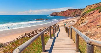 dromerig atlantisch strand Amado, surfspot aan algarve kust, portu
