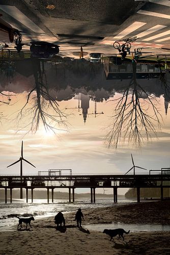 Een Wereld, Twee Realiteiten: Stad en Strand onder een Ondergaande Zon - Een Verkenning van Eenheid
