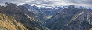 Panorama vanaf het Laufbacher Eck pad in het herfstachtige Oytal van Walter G. Allgöwer