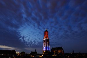 Paysage urbain d'Utrecht avec la tour Dom rouge-blanc-bleu lors du départ du Tour de France sur Donker Utrecht