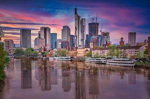 Skyline Frankfurt van Dennis Donders