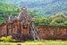 Temple khmer en ruine sur Inge Hogenbijl