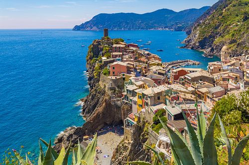 View of Vernazza, Cinque Terre in Italy by Tux Photography