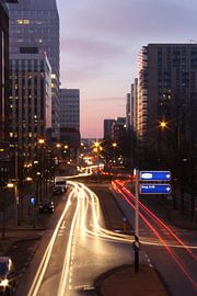 De Derkinderenstraat bij zonsopgang / oprit S106 naar de Ring A10 von Philip Nijman