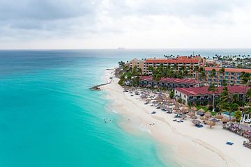 Luchtfoto van Manchebo strand op Aruba in de Caribbische Zee van Eye on You