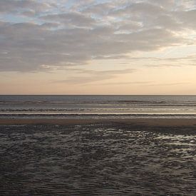 Zee en strand bij IJmuiden by Anouk Davidse