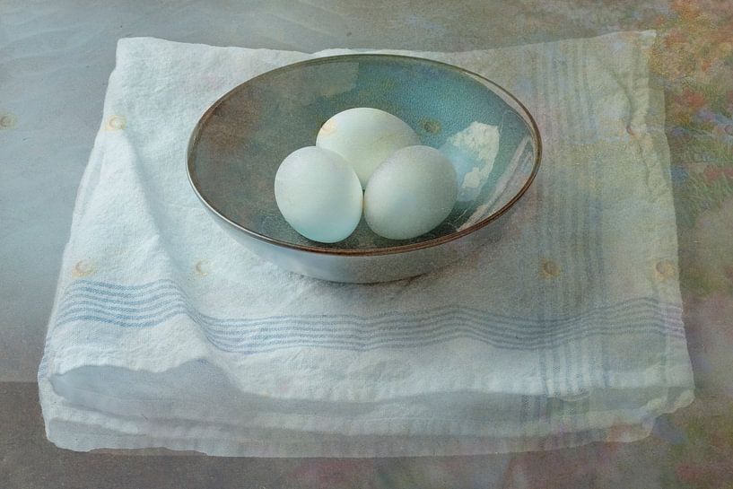 Stilleven ‘Witte eieren in een blauwgroene kom’ van Willy Sengers