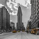 New York - Flatiron Building and Yellow Cabs van Tux Photography thumbnail