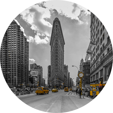 New York - Flatiron Building and Yellow Cabs van Tux Photography