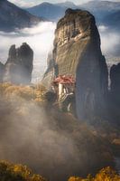 Nevelige rotsen in Meteora, Kalabaka, Griekenland