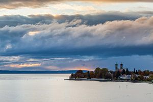Friedrichshafen am Bodensee am Abend