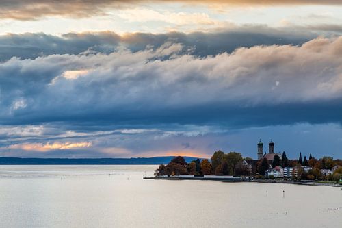 Friedrichshafen am Bodensee am Abend von Jan Schuler