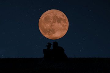Paar onder de maan