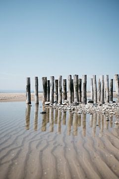 Vlissingen - Zeeuws Landschap - Reflectie op het strand van Eleana Tollenaar