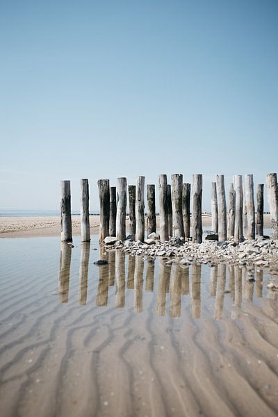 Vlissingen - Zeeuws Landschap - Reflectie op het strand van Eleana Tollenaar