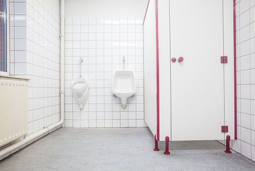 Urinoirs bij de mannen toilet