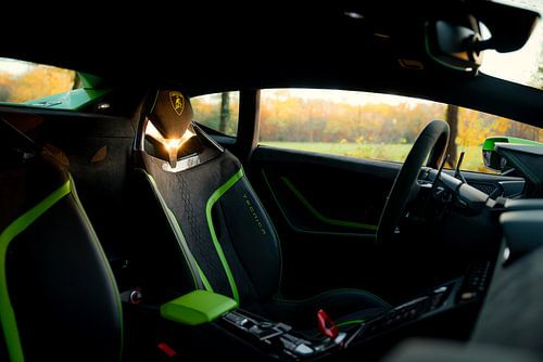 De cockpit van de Lamborghini Huracan Technica