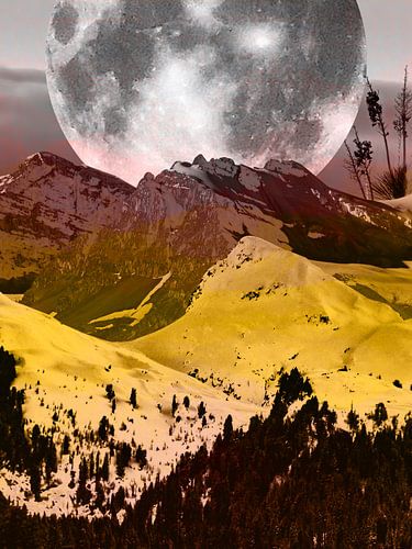 Full moon in the mountains