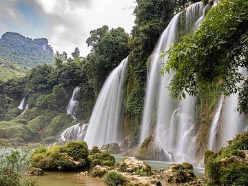 Ban Gioc Waterfall by Danny van den Barselaar