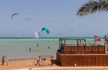 Kitesurfen El Gouna Egypte van Ton Tolboom