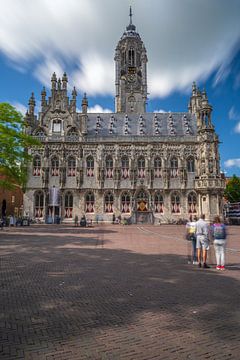 Lange sluitertijd foto het plein en het gemeentelijk gebouw van Middelburg Zeeland Nederland.