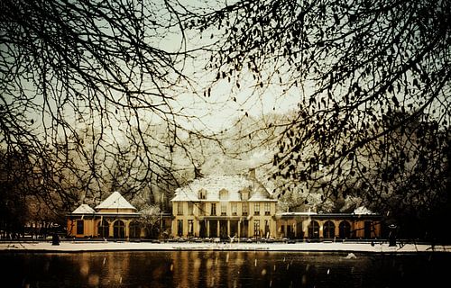 Snow-covered Rivierenhof Castle in Deurne by Ribbi