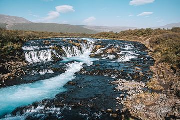 Brúarfoss Waterfall in IJsland van Charlotte Pol